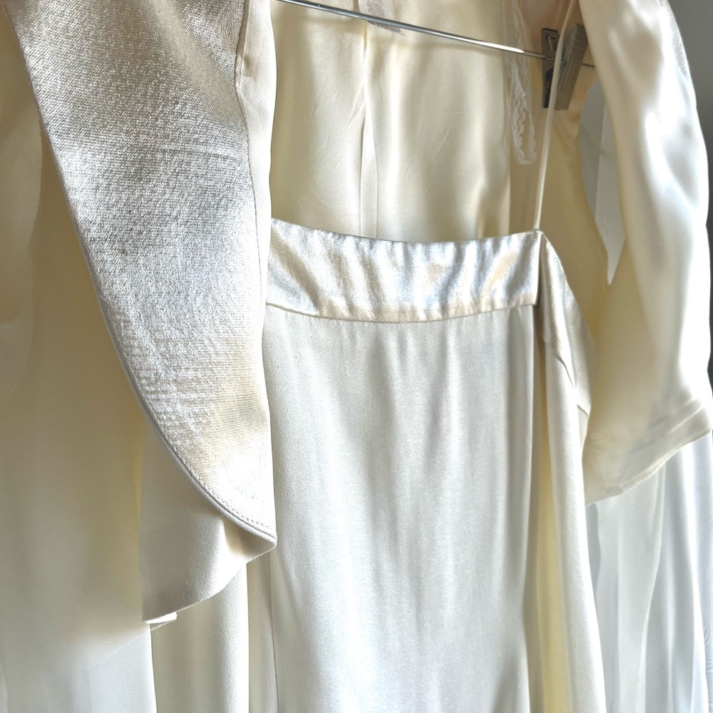VTG Elegant Ivory Cream Mini Dress